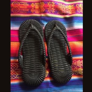 Cinderella Thong Unisex Hard Rubber Flat Sandals